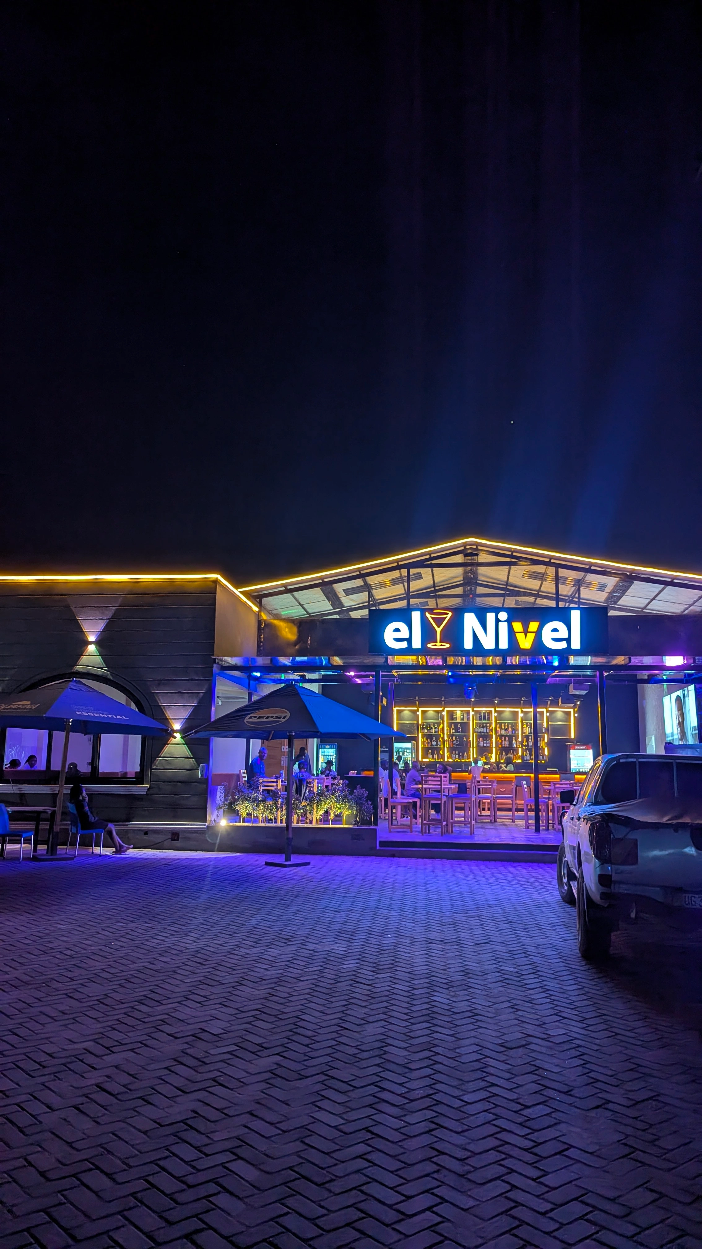 El-Nivel Bar & Lounge